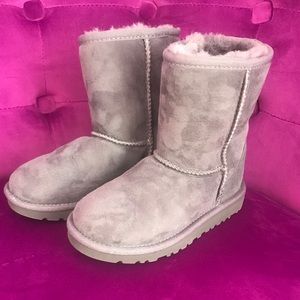 Kids UGG boots NWT